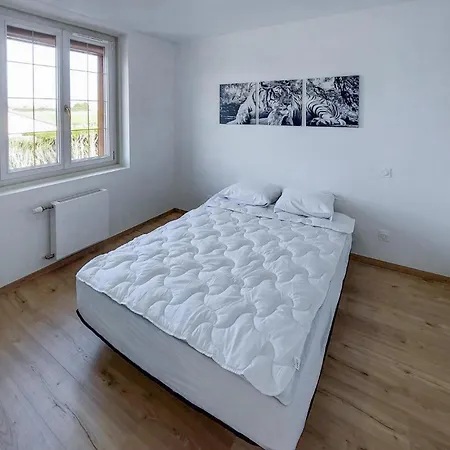 2 Bedroom Awesome In Apartment