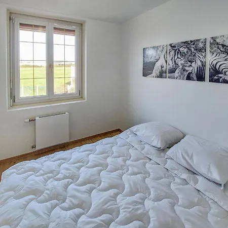 Apartment 2 Bedroom Awesome In *
