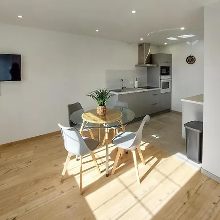 2 Bedroom Awesome In Apartment