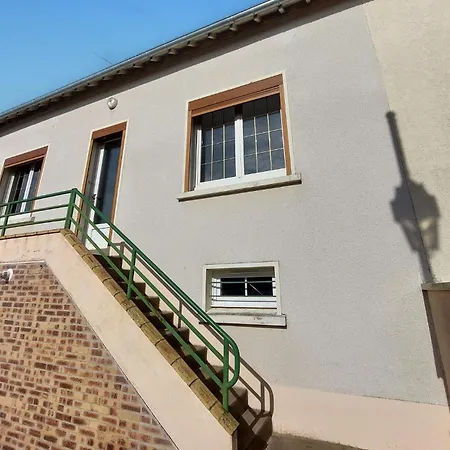 2 Bedroom Awesome In Apartment